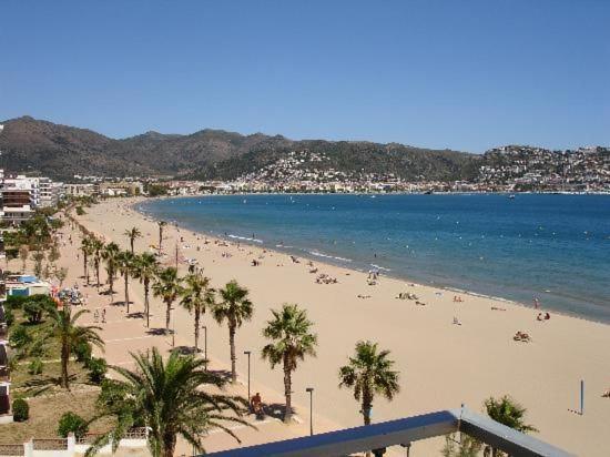 Apartamentos Playa La Perola Roses Buitenkant foto